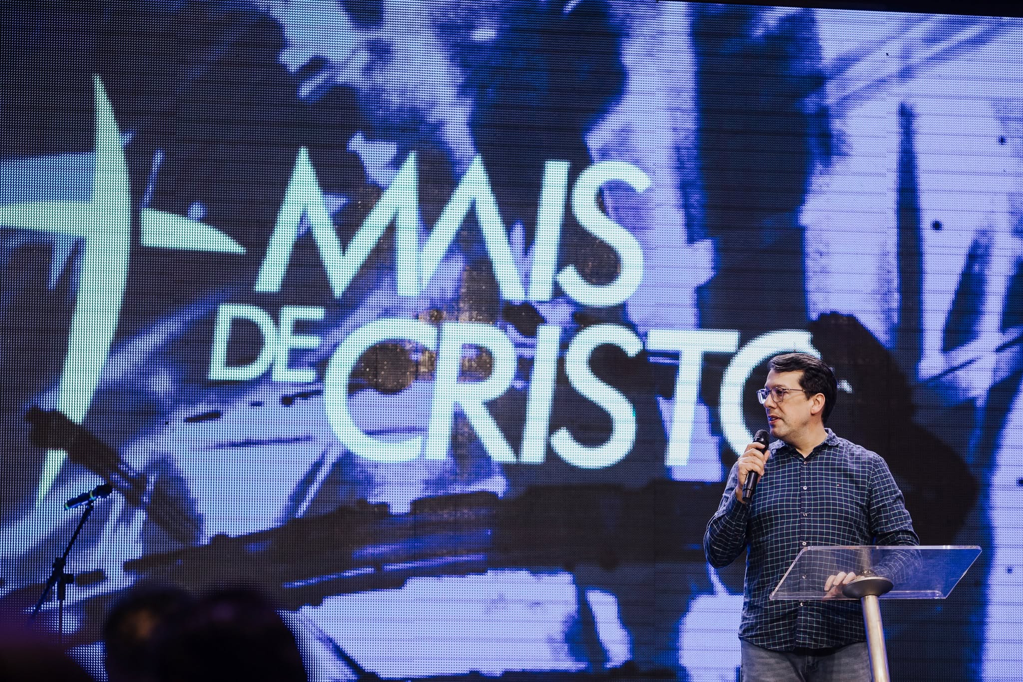 Pr. Júnior e Pra. Victória Batista
